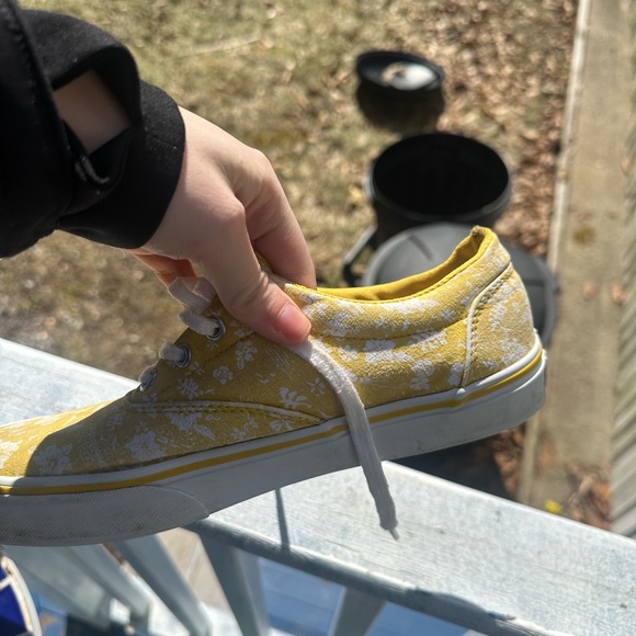 Vans - Picture 6 of 9